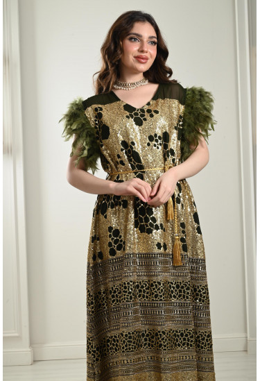 جلابية مزينة بالريش جلابية مزينة بالريش