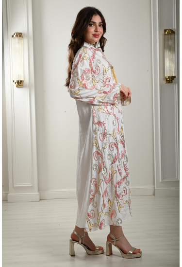 جلابية طويلة بياقة عالية