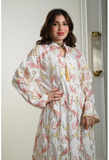 جلابية طويلة بياقة عالية