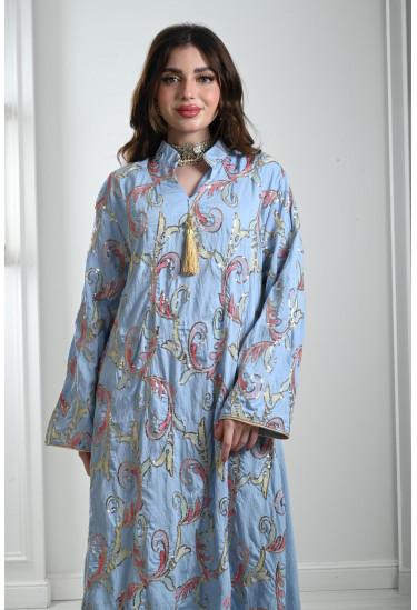 جلابية طويلة بياقة عالية