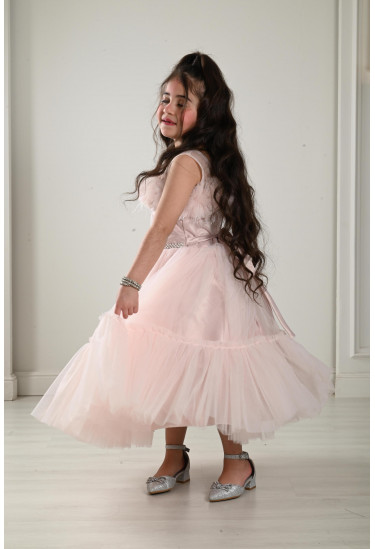 فستان بناتي تل طبقات مكشكشة