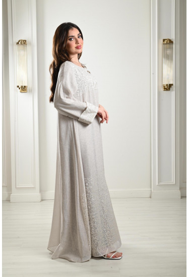 جلابية مُزينة بتطريزات راقية جلابية مُزينة بتطريزات راقية