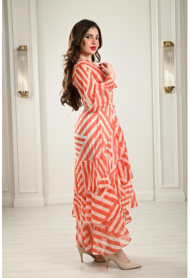 فستان طبقات بأكمام منفوخة