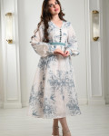 فستان نسائي بطباعات من الزهور فستان نسائي بطباعات من الزهور