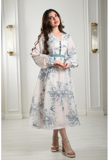 فستان نسائي بطباعات من الزهور فستان نسائي بطباعات من الزهور