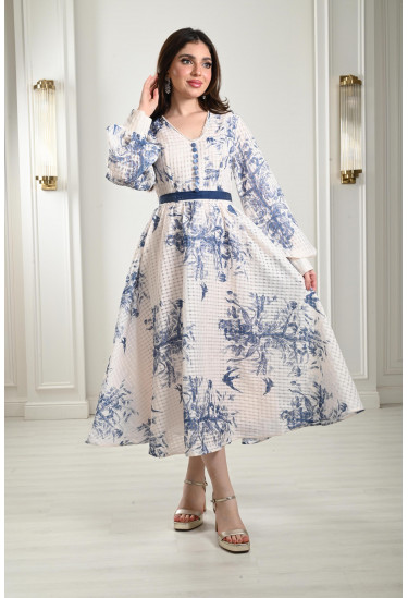 فستان نسائي بطباعات من الزهور فستان نسائي بطباعات من الزهور