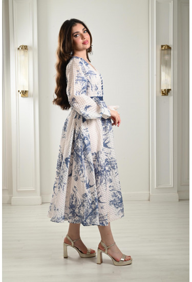 فستان نسائي بطباعات من الزهور فستان نسائي بطباعات من الزهور