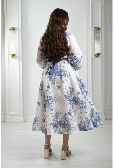 فستان نسائي بطباعات من الزهور فستان نسائي بطباعات من الزهور