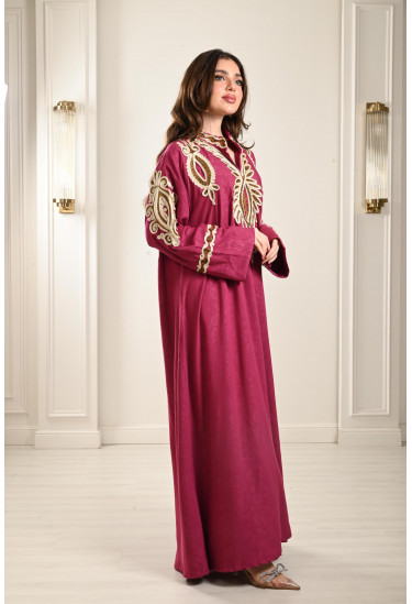 جلابية طويلة بتطريز أنيق