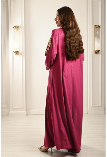 جلابية طويلة بتطريز أنيق