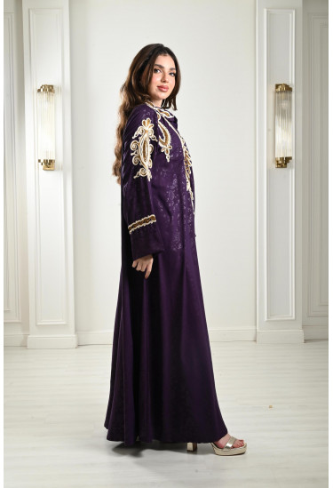 جلابية طويلة بتطريز أنيق