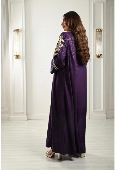 جلابية طويلة بتطريز أنيق