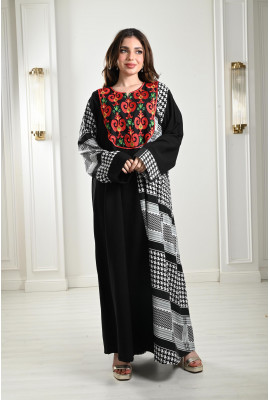 جلابية طويلة بنقوشات تراثية أنيقة