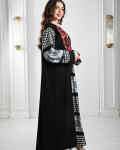 جلابية طويلة بنقوشات تراثية أنيقة