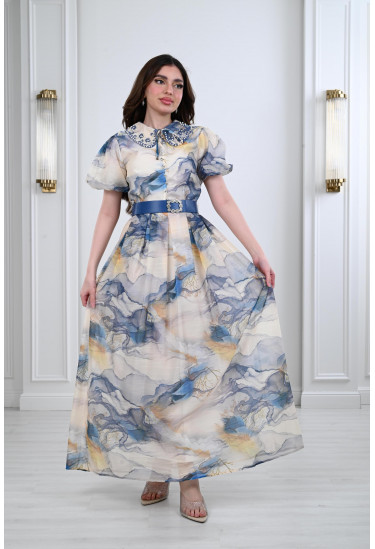 فستان طويل مزين بنقوش فستان طويل مزين بنقوش