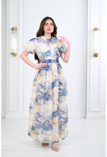 فستان طويل مزين بنقوش فستان طويل مزين بنقوش