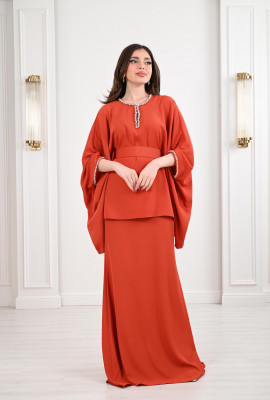 فستان بتصميم عصري أنيق