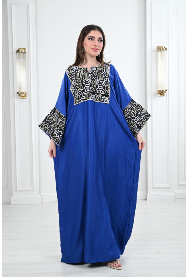 جلابية طويلة بـأكمام منقوشة