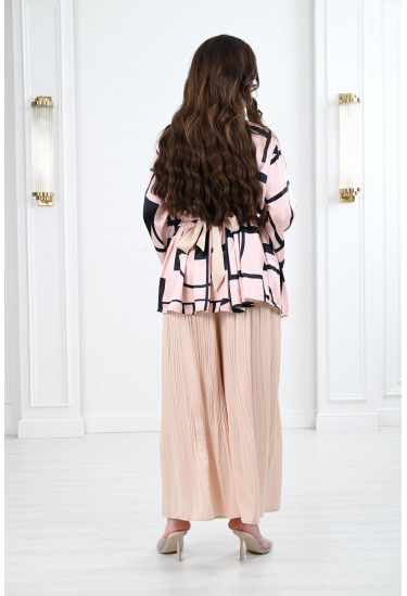 طقم نسائي مميز