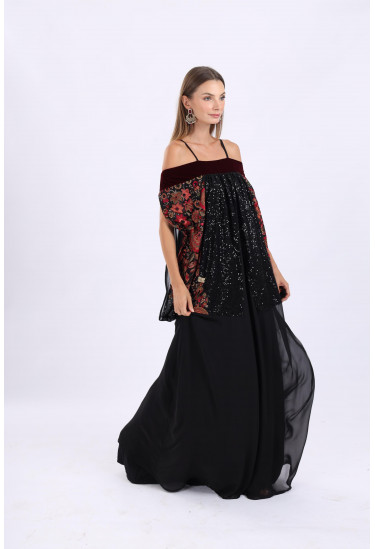 أناقة مميزة بلمسة زهور مطرّزة