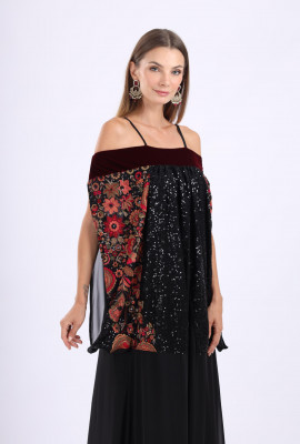 أناقة مميزة بلمسة زهور مطرّزة أناقة مميزة بلمسة زهور مطرّزة