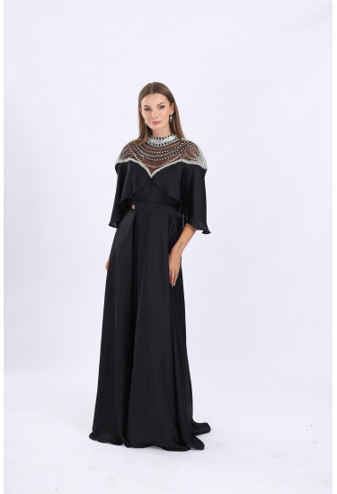 فستان ملكي بتطريز من الكريستال الفاخر