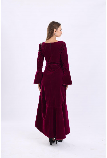 فستان مخملي أنيق  بتصميم فاخر وأكمام واسعة