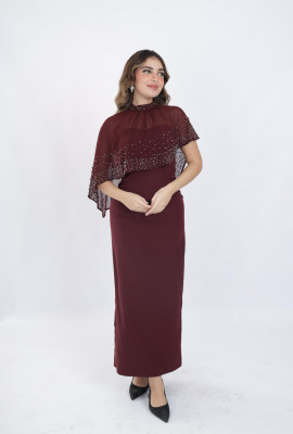 فستان سهرة أنيق مزين بحبات لؤلؤ