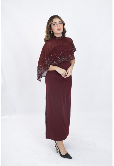 فستان سهرة أنيق مزين بحبات لؤلؤ