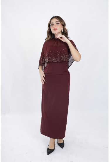 فستان سهرة أنيق مزين بحبات لؤلؤ