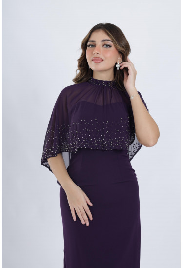 فستان سهرة أنيق مزين بحبات لؤلؤ