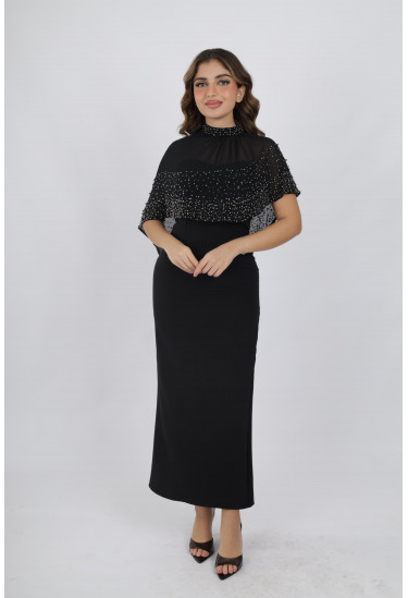 فستان سهرة أنيق مزين بحبات لؤلؤ