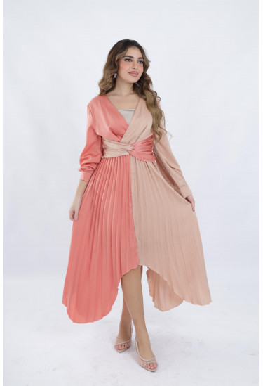 فستان حريري بتصميم كسرات أنيق