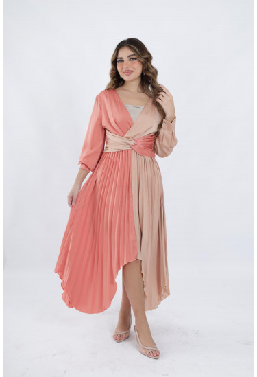 فستان حريري بتصميم كسرات أنيق