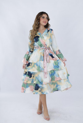 فستان حريري مزهر متعدد الألوان بتصميم كسرات وحزام خصر