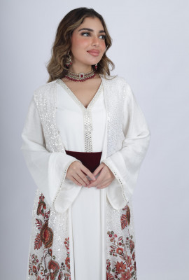 قفطان مغربي بتطريز زهري ولمسات رقيقة قفطان مغربي بتطريز زهري ولمسات رقيقة