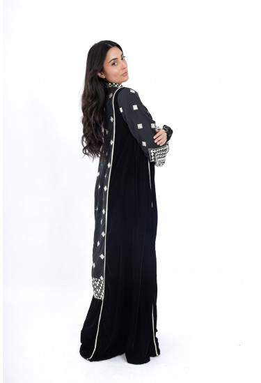  جلابية فاخرة بتطريز فضي جذّاب