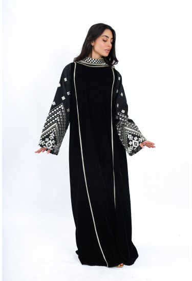  جلابية فاخرة بتطريز فضي جذّاب