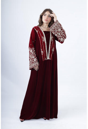 جلابية مخملية فاخرة بتطريز فضي راقٍ