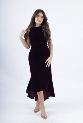 فستان أنيق بقصة غير متماثلة