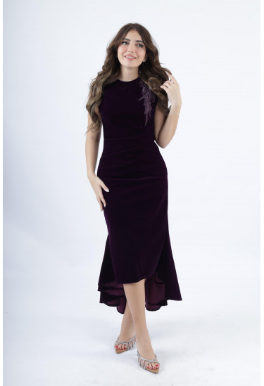 فستان أنيق بقصة غير متماثلة