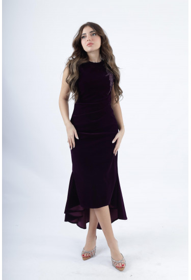 فستان أنيق بقصة غير متماثلة