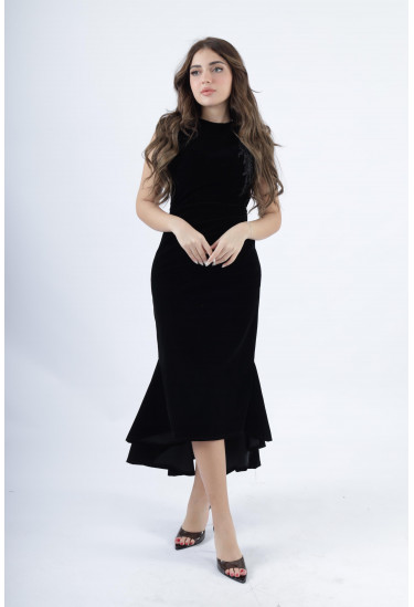 فستان أنيق بقصة غير متماثلة