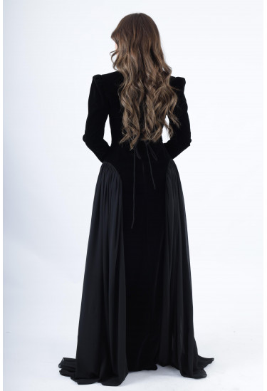 فستان سهرة مخملي كلاسيكي