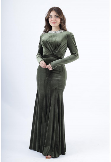 فستان سهرة مخمل طويل بياقة مطرزة فستان سهرة مخمل طويل بياقة مطرزة