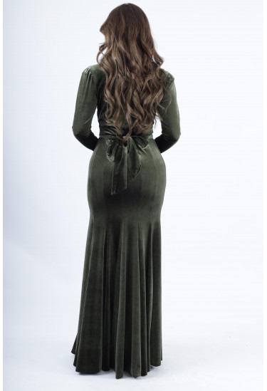 فستان سهرة مخمل طويل بياقة مطرزة فستان سهرة مخمل طويل بياقة مطرزة