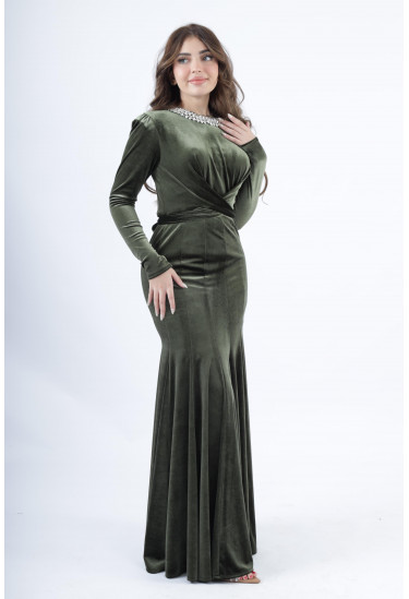 فستان سهرة مخمل طويل بياقة مطرزة فستان سهرة مخمل طويل بياقة مطرزة