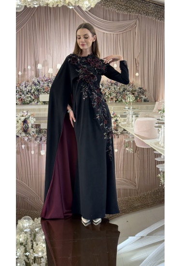 فستان سهرة راقٍ بوشاح جانبي مطرّز بالزهور