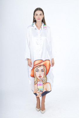 جلابيه ساتان بتصميم عصري مطبوع برسمة فنية ملونة