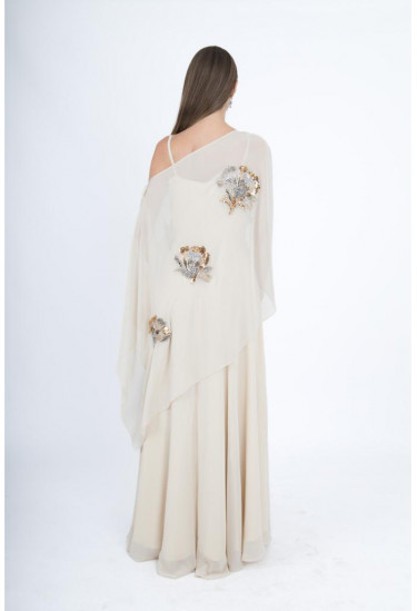  فستان سهرة بتصميم أنيق مطرز بالخرز اللامع